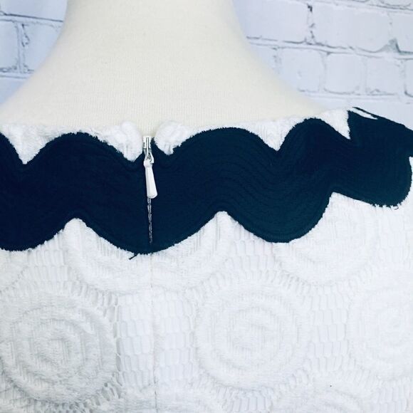 PHOEBE COUTURE CROCHET LACE DRESS - Picture 7 of 8